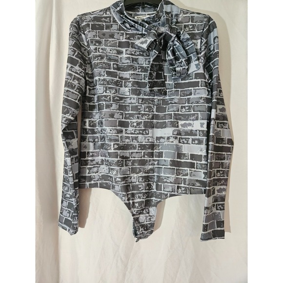The Drop Tops - NWT Romeo Hunte X The Drop Gray Brick Pattern Long Sleeve Bodysuit Size Large